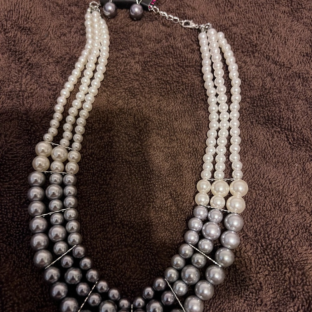 Paparazzi necklace and earrings